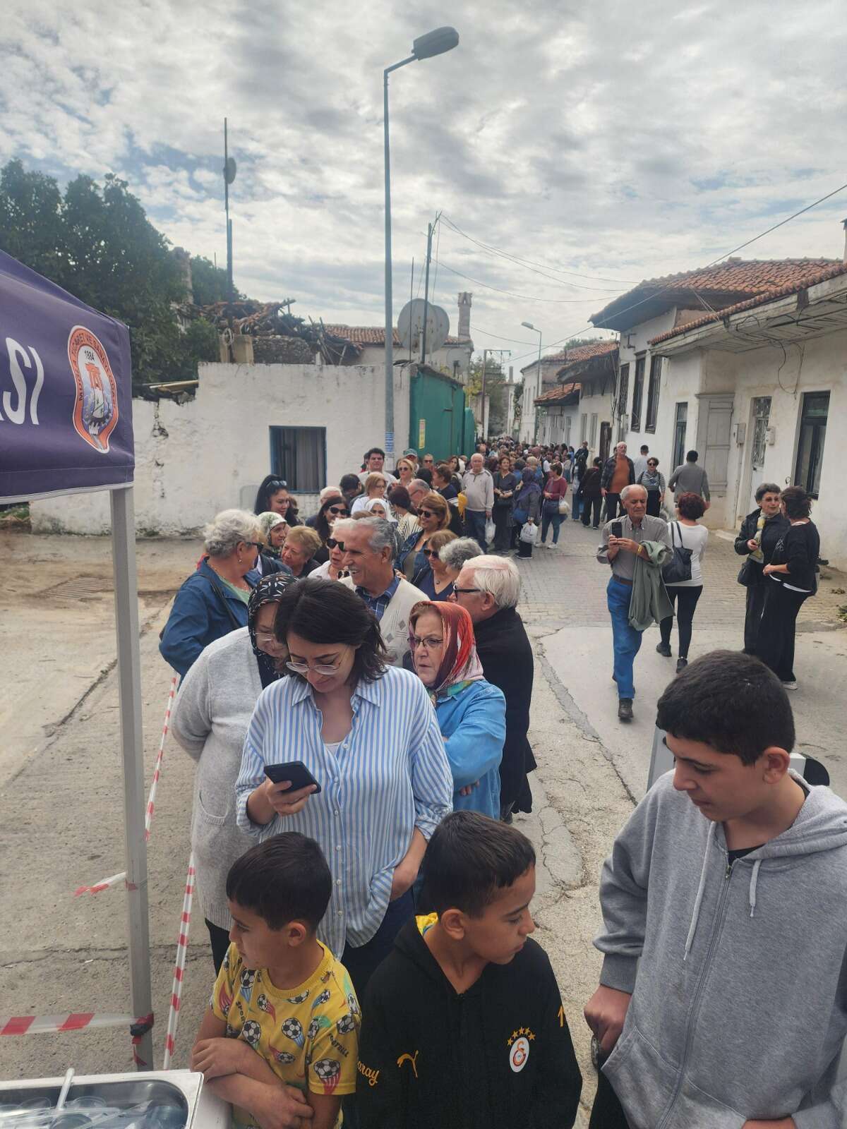 Muğla’da Tarhana Çorbası Almak İçin Kuyruk Oluşturdular 4